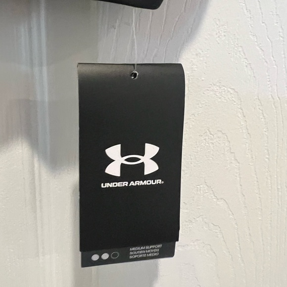 🆕 NWT Under Armour Infinity Mid 2.0 Black Sports Bra with Logo Straps - Picture 4 of 8